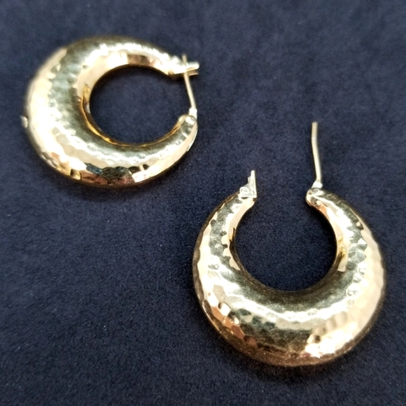 Monet hammered gold puffed hoop earrings 💛 - Picture 6 of 8